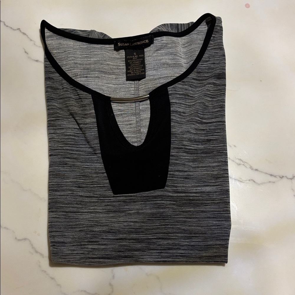 Susan Lawrence Charcoal Gray and Black Short Sleeve Top Blouse S Metal Accent